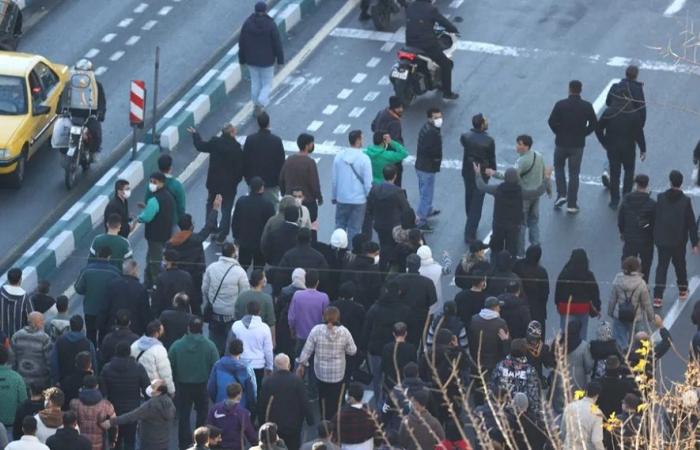 متظاهرو طهران يستنجدون بترامب