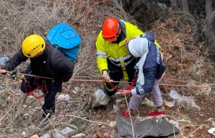 إنقاذ عاملة إثيوبية عالقة في منطقة حرجية