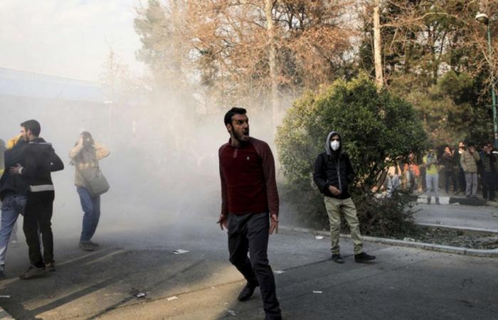 “الموت لخامنئي” في شوارع إيران!