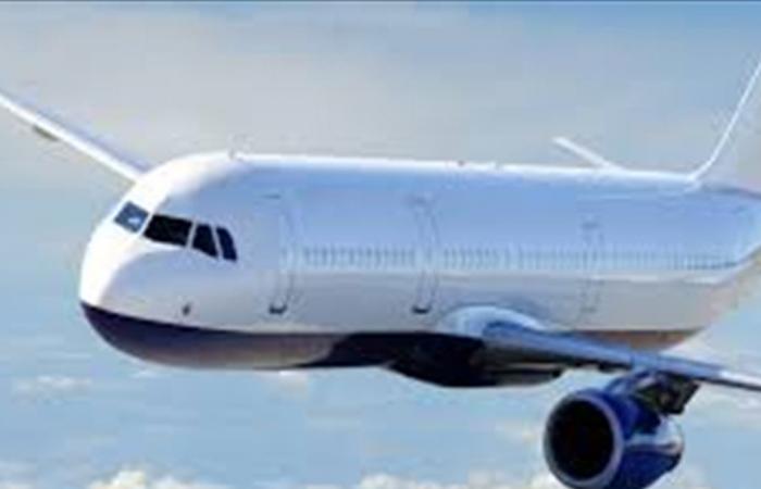 هبوط اضطراري وتحويل مسار الرحلة بشكل عاجل… شاهدوا بالفيديو ما حدث داخل طائرة!