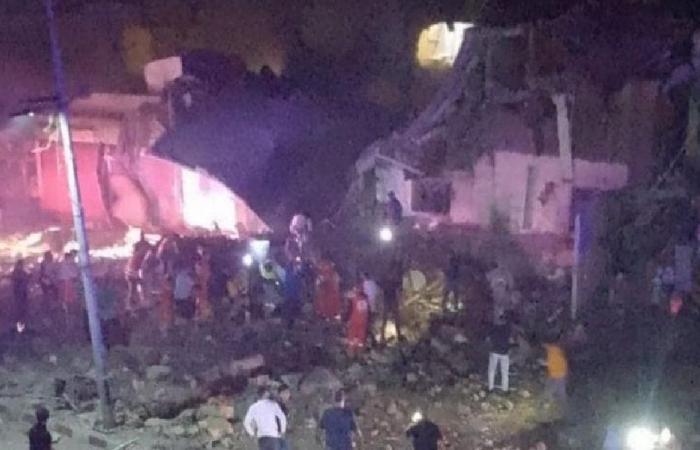 رفع الركام في صيدا وهدم أجزاء من مبنى متضرر