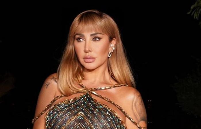 بكت تأثّراً... شاهدوا بالفيديو ما حصل بين جويل مردينيان ووالدتها