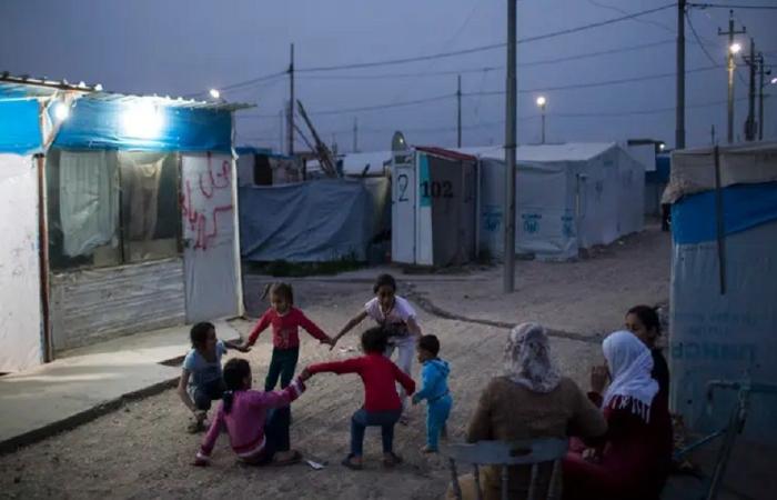 كم بلغ عدد النازحين المسجّلين؟