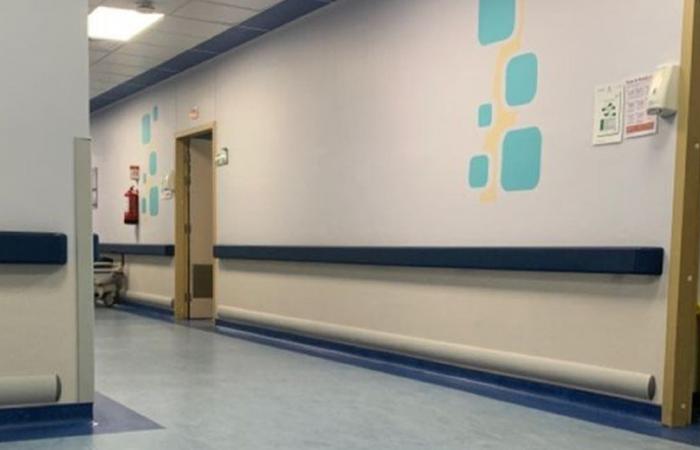 بعدما خضعت لعمليّة جراحيّة دقيقة... فنانة شهيرة تُوجّه رسالة إلى زوجها (صورة)