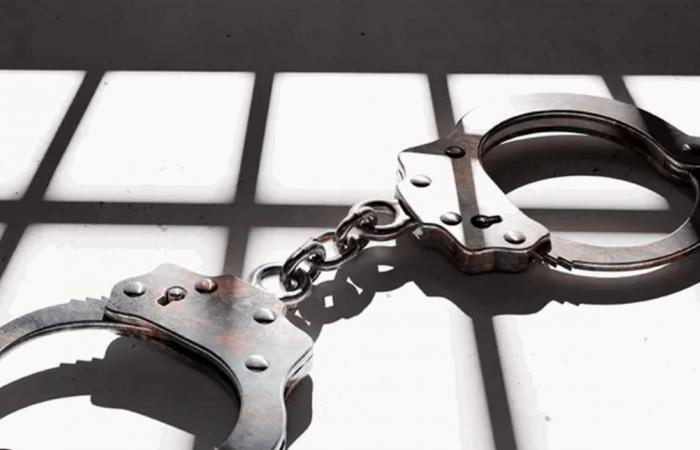 فتاتان صغيرتان تنجوان من عملية اختطاف بعد قفزهما من سيارة