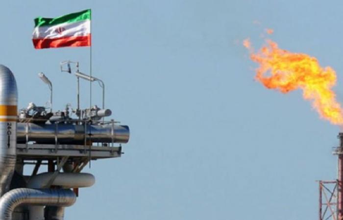 إيران: تصدير النفط مستمرّ في جزيرة خرج