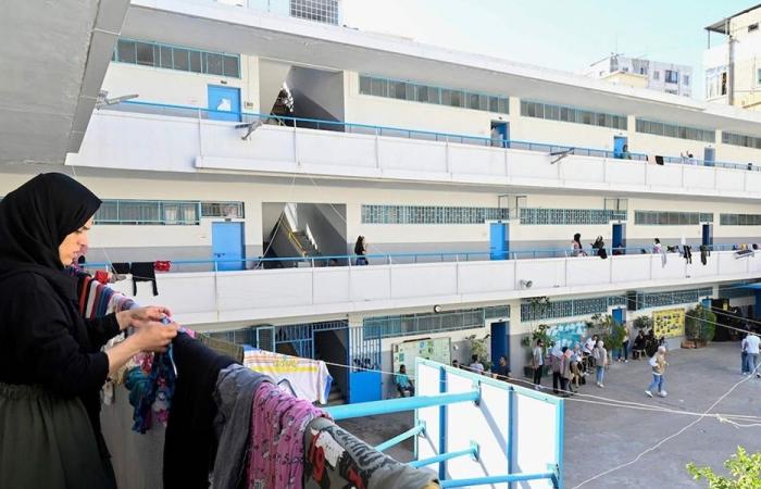 وفد من النواب يزور سلام للاعتراض على فتح مركز إيواء