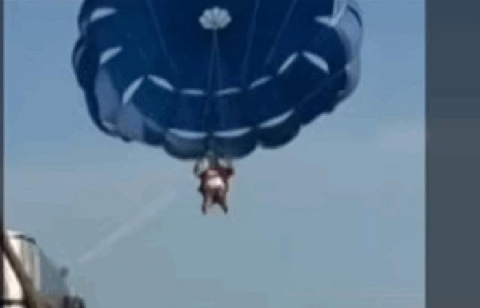 حادثة خطيرة في الجو.. رحلة سياحية كادت أن تتحول إلى كارثة (فيديو)