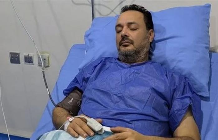 بعدما نُقل بشكل عاجل إلى المستشفى... ممثل شهير يطلّ من قسم العناية المركزة (صورة)