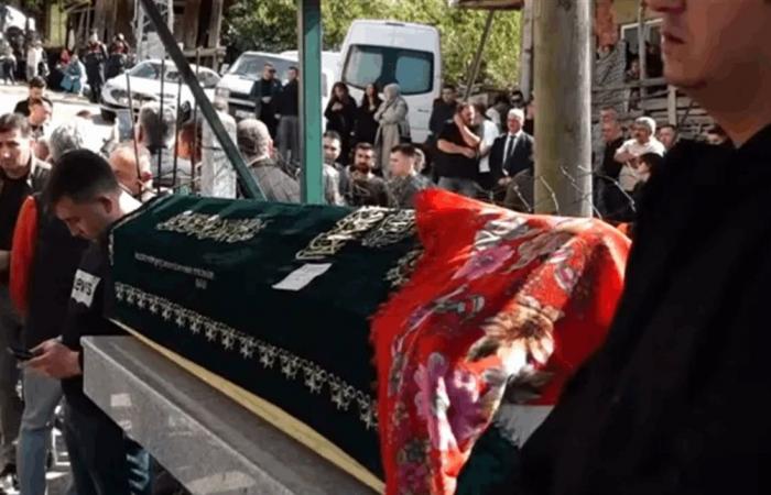 جريمة داخل مدرسة في إسطنبول.. مراهقة تطعن 8 طالبات