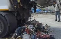 فيديو من تركيا... هكذا أجبرت إمرأة عمال النظافة على البحث عن حقيبتها في النفايات!